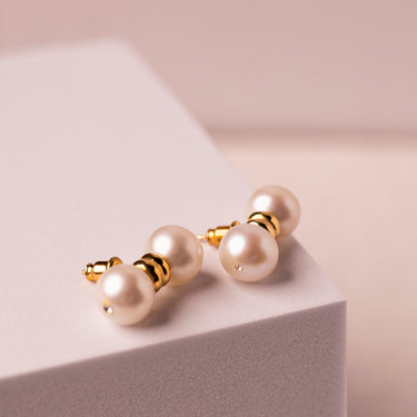 The Mira Pearl Earrings